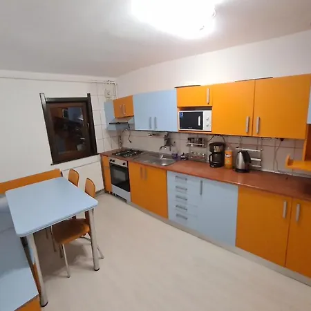Апартаменти Apartament 4 Брашов